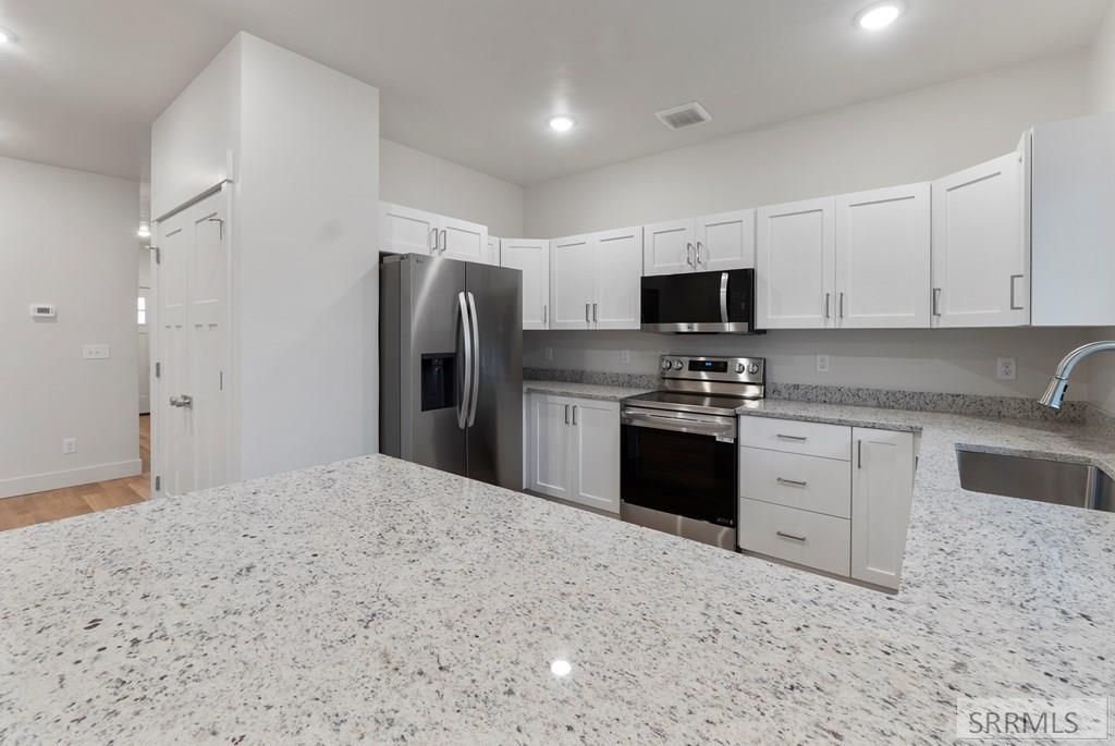 Image 9 of property listing at 519 Furrow Drive, Sugar City, ID 83448