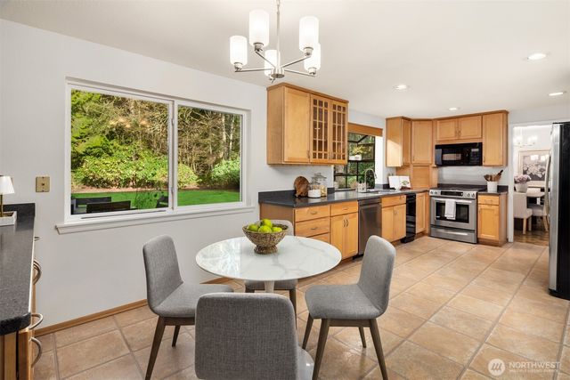 18604 NE 189th Street, Woodinville, WA 98077