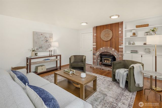 18604 NE 189th Street, Woodinville, WA 98077