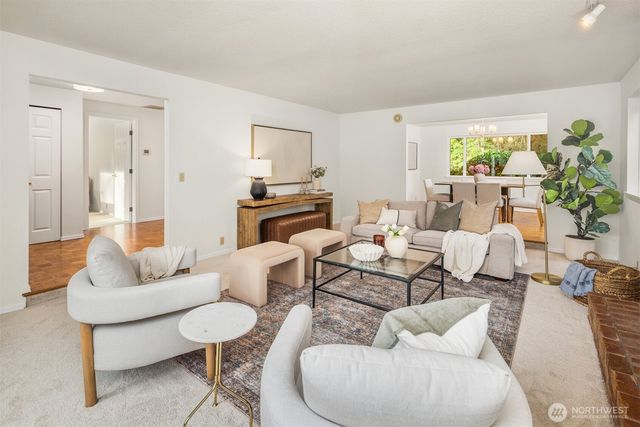 18604 NE 189th Street, Woodinville, WA 98077