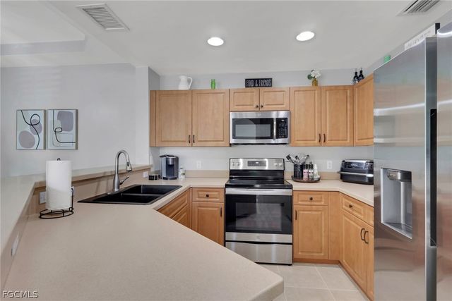 3965 Pomodoro CIR 102, Cape Coral, FL 33909