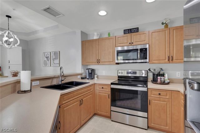 3965 Pomodoro CIR 102, Cape Coral, FL 33909