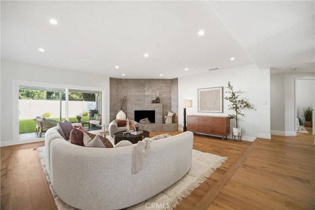 22764 Liberty Bell, Calabasas, CA 91302