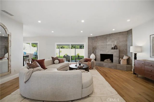 22764 Liberty Bell, Calabasas, CA 91302