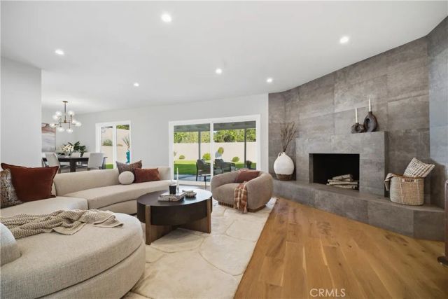 22764 Liberty Bell, Calabasas, CA 91302