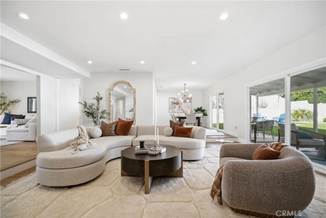 22764 Liberty Bell, Calabasas, CA 91302