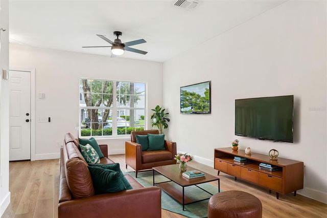 279 COUNTRYSIDE KEY BOULEVARD, Oldsmar, FL 34677
