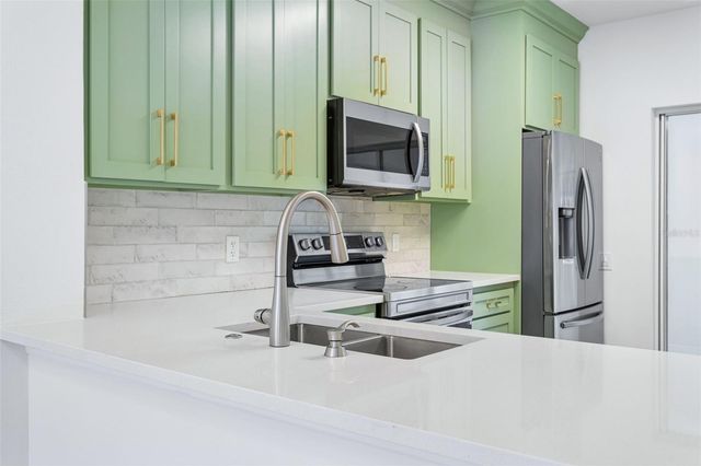 279 COUNTRYSIDE KEY BOULEVARD, Oldsmar, FL 34677