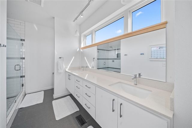 450 Prairie Street, Fayetteville, AR 72701