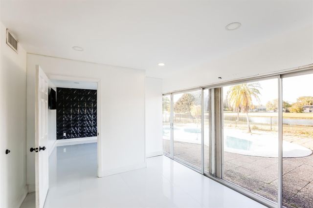 6609 NW 80th Court, Tamarac, FL 33321