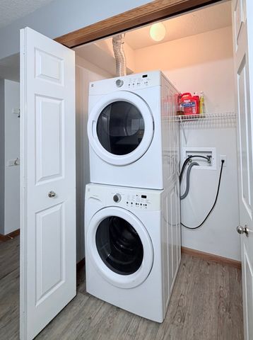 213 E Price Street 202, Eldridge, IA 52748