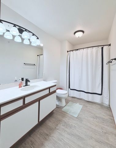 213 E Price Street 202, Eldridge, IA 52748