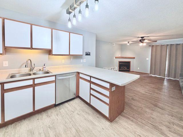 213 E Price Street 202, Eldridge, IA 52748