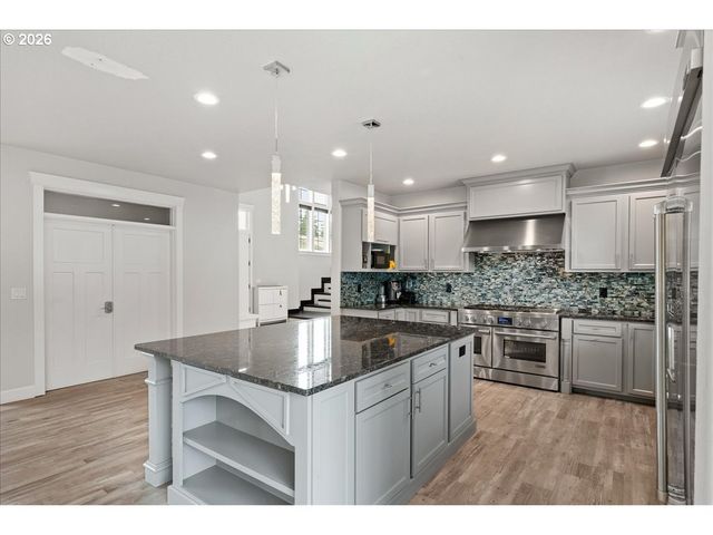 4098 Ne PORTLAND Rd, Salem, OR 97301