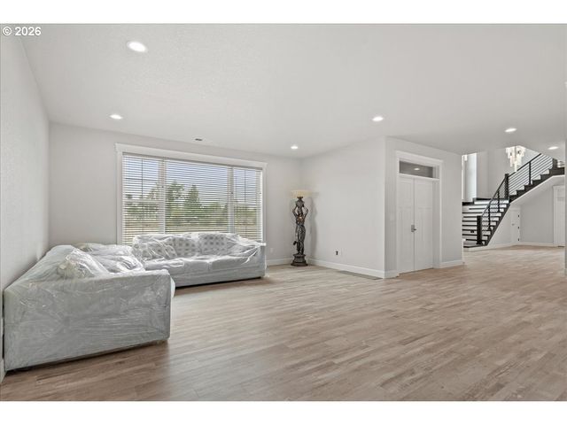 4098 Ne PORTLAND Rd, Salem, OR 97301