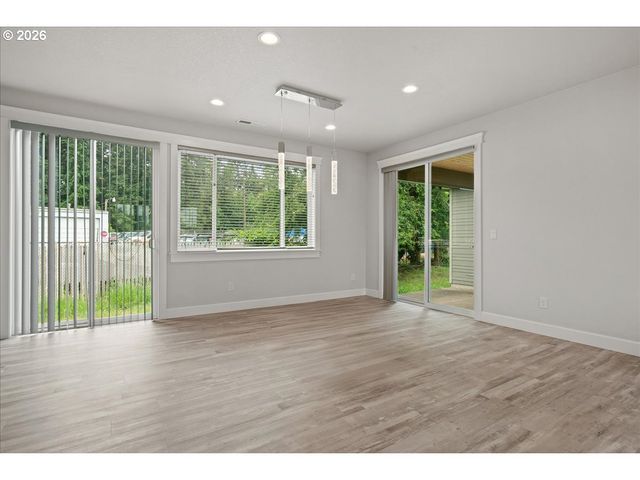 4098 Ne PORTLAND Rd, Salem, OR 97301