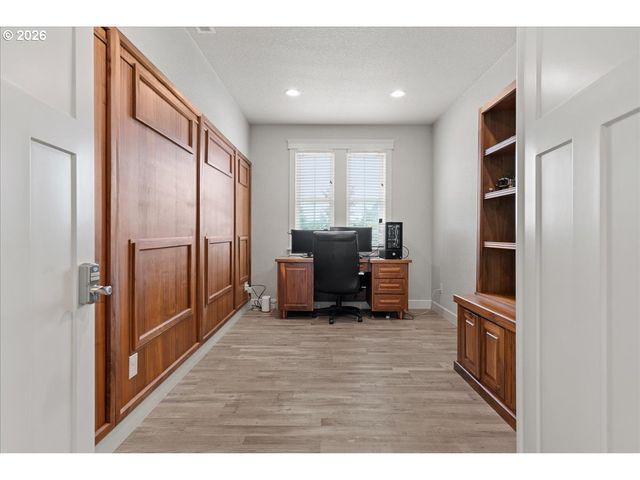 4098 Ne PORTLAND Rd, Salem, OR 97301