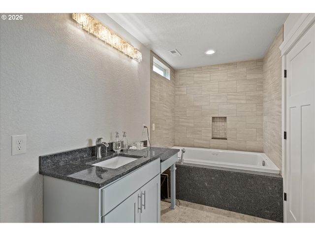 4098 Ne PORTLAND Rd, Salem, OR 97301