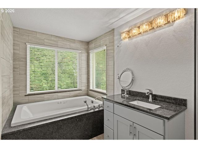 4098 Ne PORTLAND Rd, Salem, OR 97301