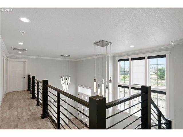 4098 Ne PORTLAND Rd, Salem, OR 97301