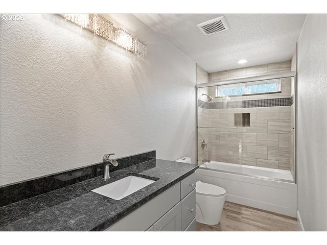 4098 Ne PORTLAND Rd, Salem, OR 97301