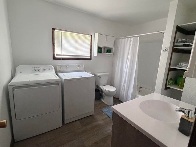 930 Pearl Street, Lamont, IA 50650