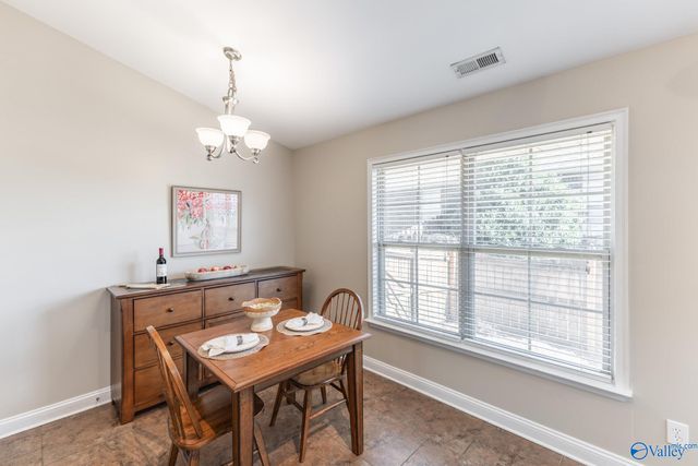 6802 Wintercrest Way SE, Owens Cross Roads, AL 35763