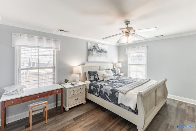 6802 Wintercrest Way SE, Owens Cross Roads, AL 35763