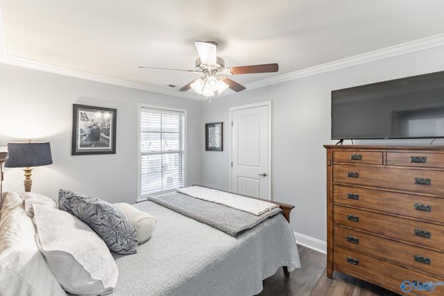 6802 Wintercrest Way SE, Owens Cross Roads, AL 35763