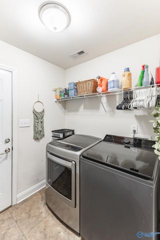 6802 Wintercrest Way SE, Owens Cross Roads, AL 35763