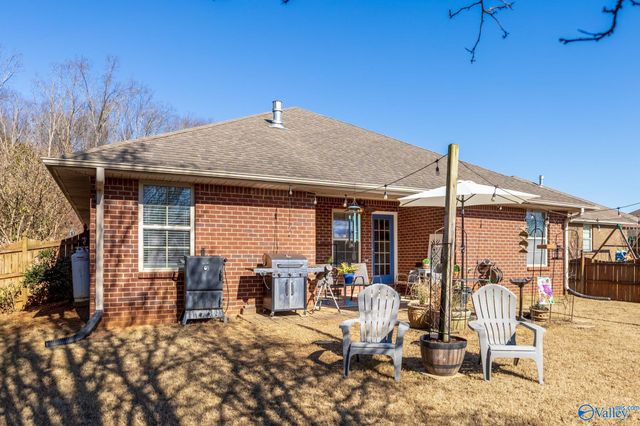 6802 Wintercrest Way SE, Owens Cross Roads, AL 35763