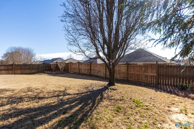 6802 Wintercrest Way SE, Owens Cross Roads, AL 35763