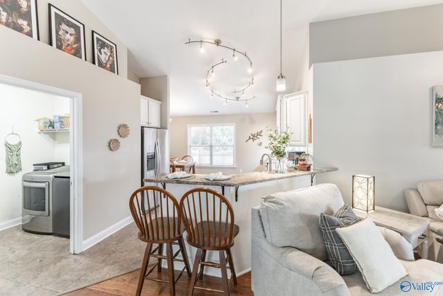 6802 Wintercrest Way SE, Owens Cross Roads, AL 35763