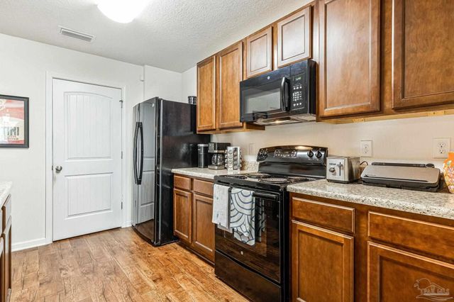 2187 Waltham St, Pensacola, FL 32505