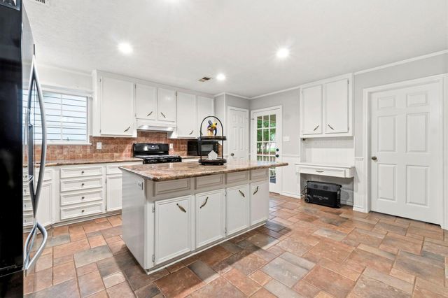 2407 Carriage Ridge Lane, Conroe, TX 77384