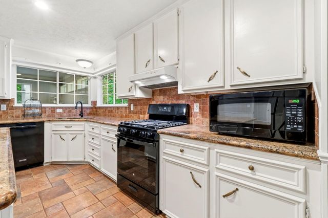 2407 Carriage Ridge Lane, Conroe, TX 77384