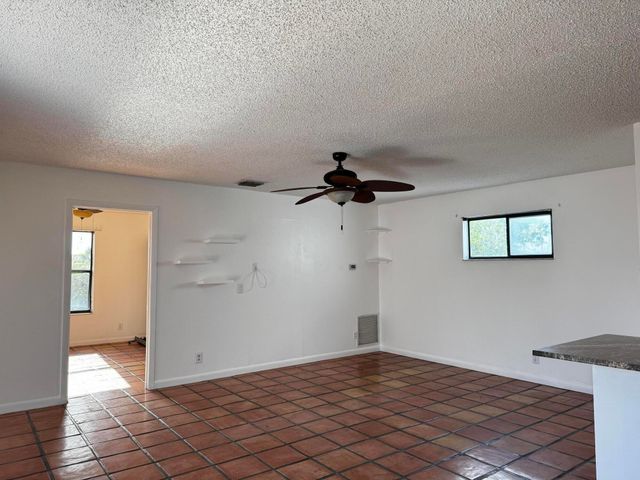 24 Crossings Circle H, Boynton Beach, FL 33435