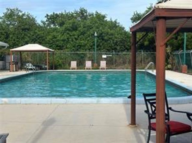 24 Crossings Circle H, Boynton Beach, FL 33435