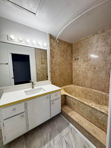 24 Crossings Circle H, Boynton Beach, FL 33435