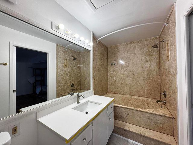 24 Crossings Circle H, Boynton Beach, FL 33435