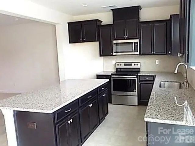 5633 Garrow Glen Road, Charlotte, NC 28278