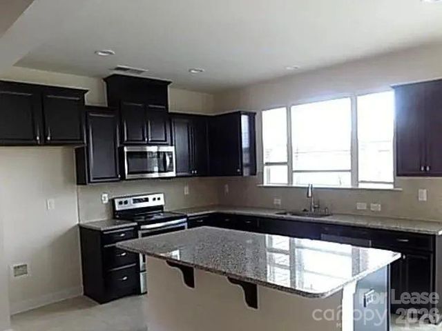 5633 Garrow Glen Road, Charlotte, NC 28278