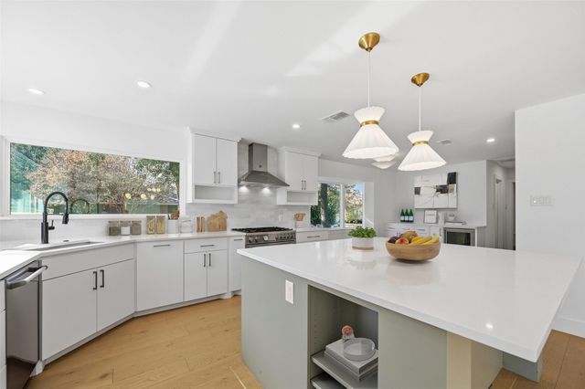 6417 Malcolm Drive, Dallas, TX 75214