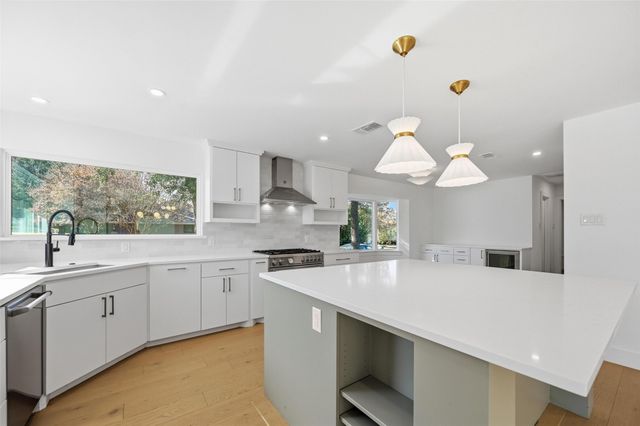 6417 Malcolm Drive, Dallas, TX 75214