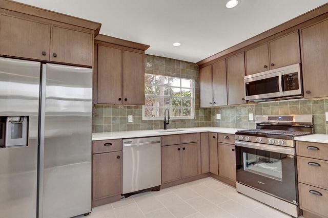 842 Selkirk Street, West Palm Beach, FL 33405