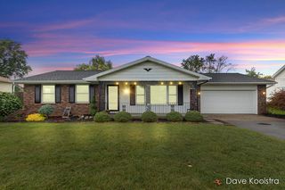 725 52nd Street Se, City Of Kentwood, MI 49548