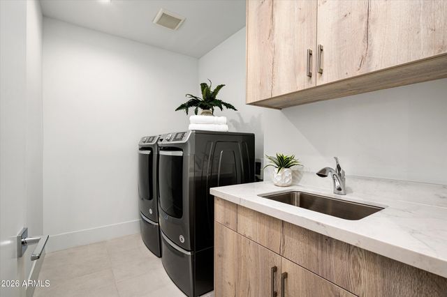 37200 N CAVE CREEK Road 1108, Scottsdale, AZ 85262