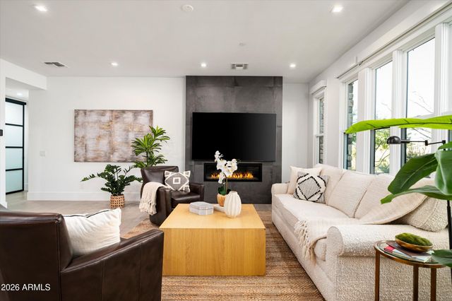 37200 N CAVE CREEK Road 1108, Scottsdale, AZ 85262