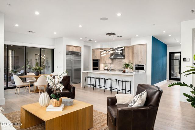 37200 N CAVE CREEK Road 1108, Scottsdale, AZ 85262