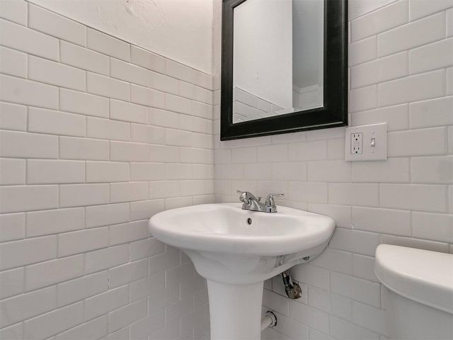 1601 W Harrison Avenue, Guthrie, OK 73044